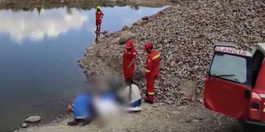 Los cuerpos de los niños fueron rescatados del río.
