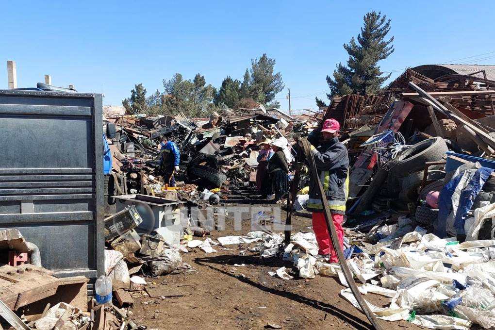 Los vecinos se alarmaron por el fuego.