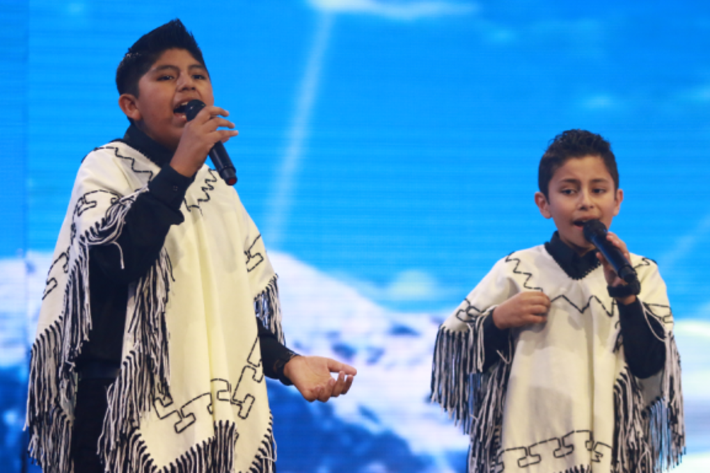 El folklore boliviano junto a Diego y Jhon Anthony.