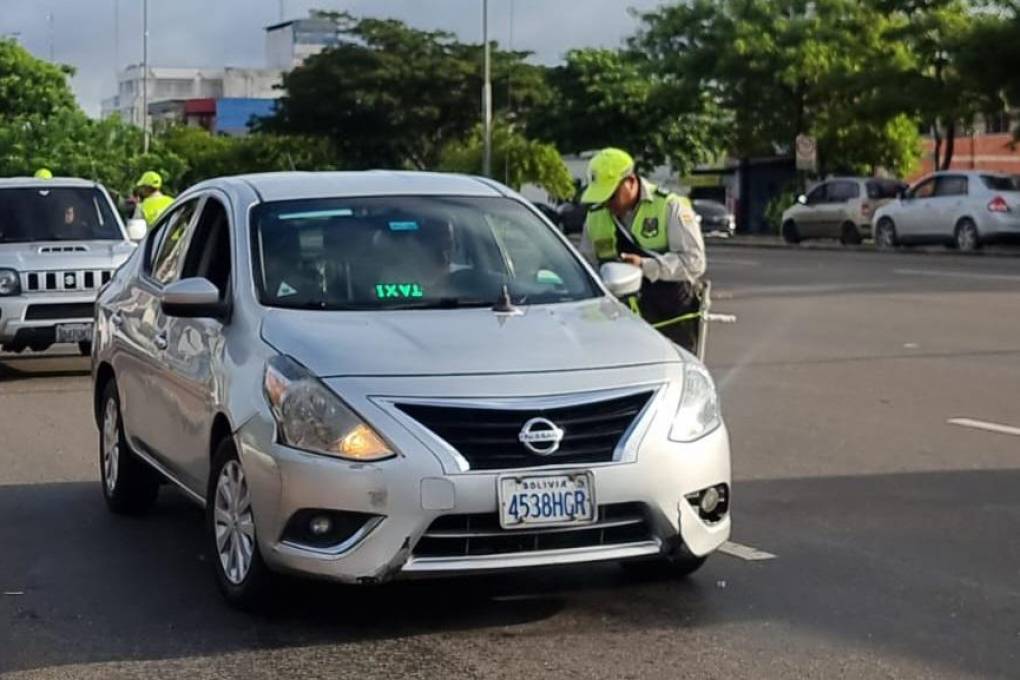 Uno de los puntos de control en Santa Cruz es la avenida 3 Pasos Al Frente