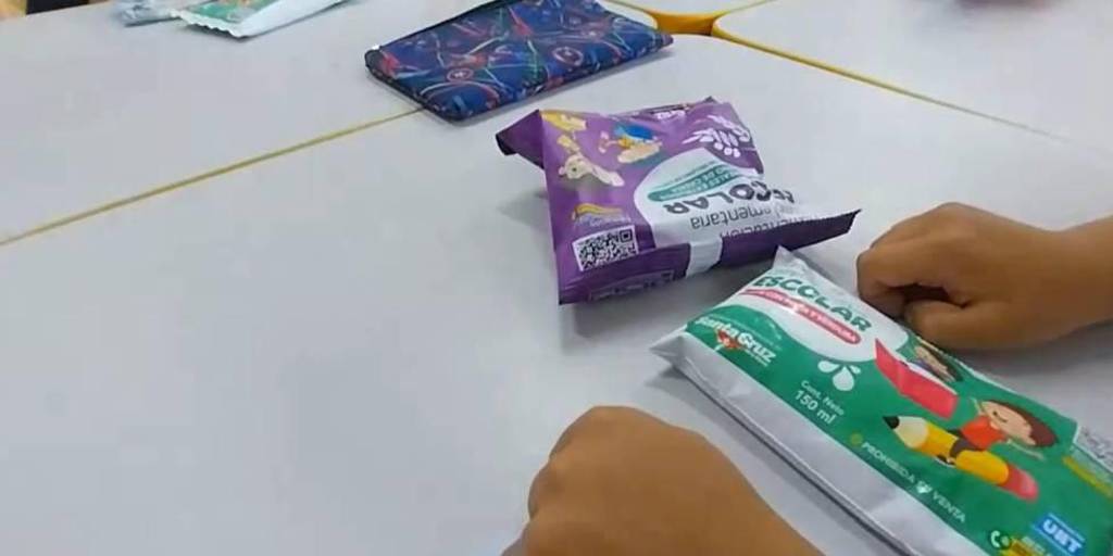 El desayuno escolar tiene una ración seca y una líquida