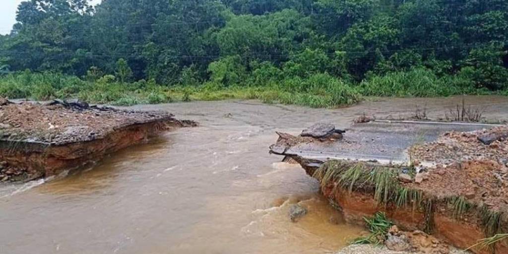 Rige alerta por lluvias y piden precaución por desborde de ríos