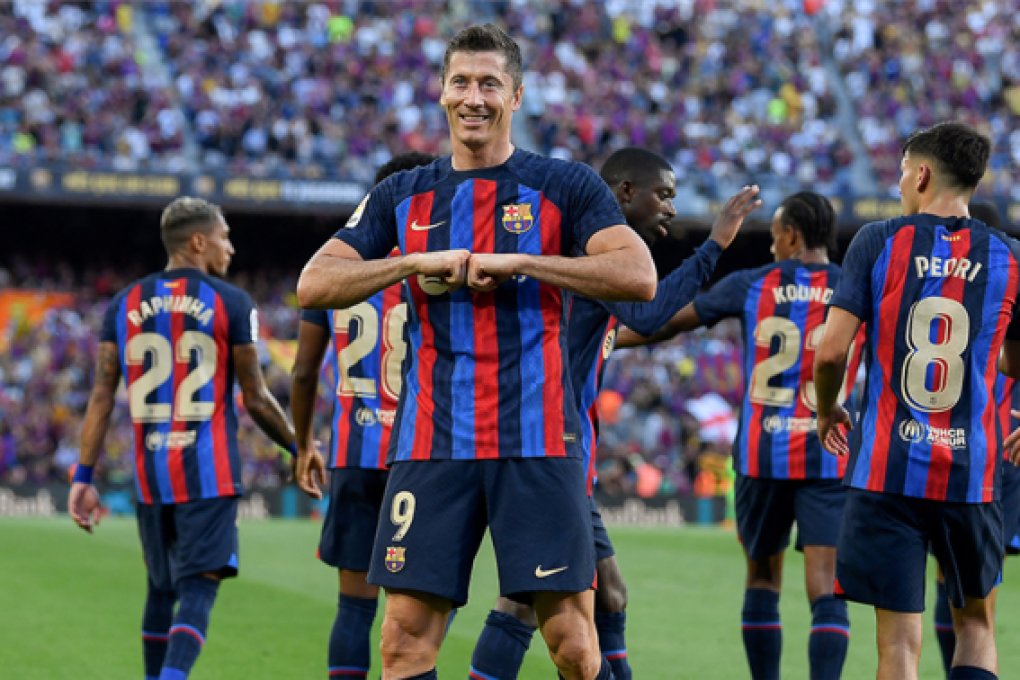 Lewandowski brilló con un doblete en la goleada del Barcelona al Real Valladolid
