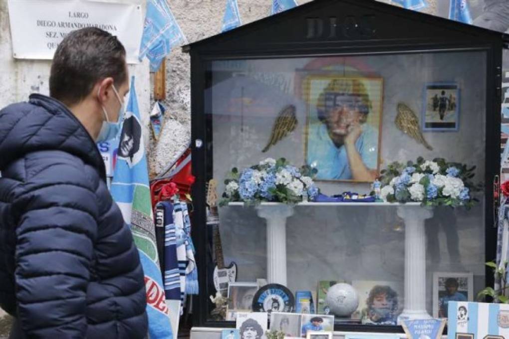 El culto a Diego Maradona sigue presente por toda la ciudad de Nápoles