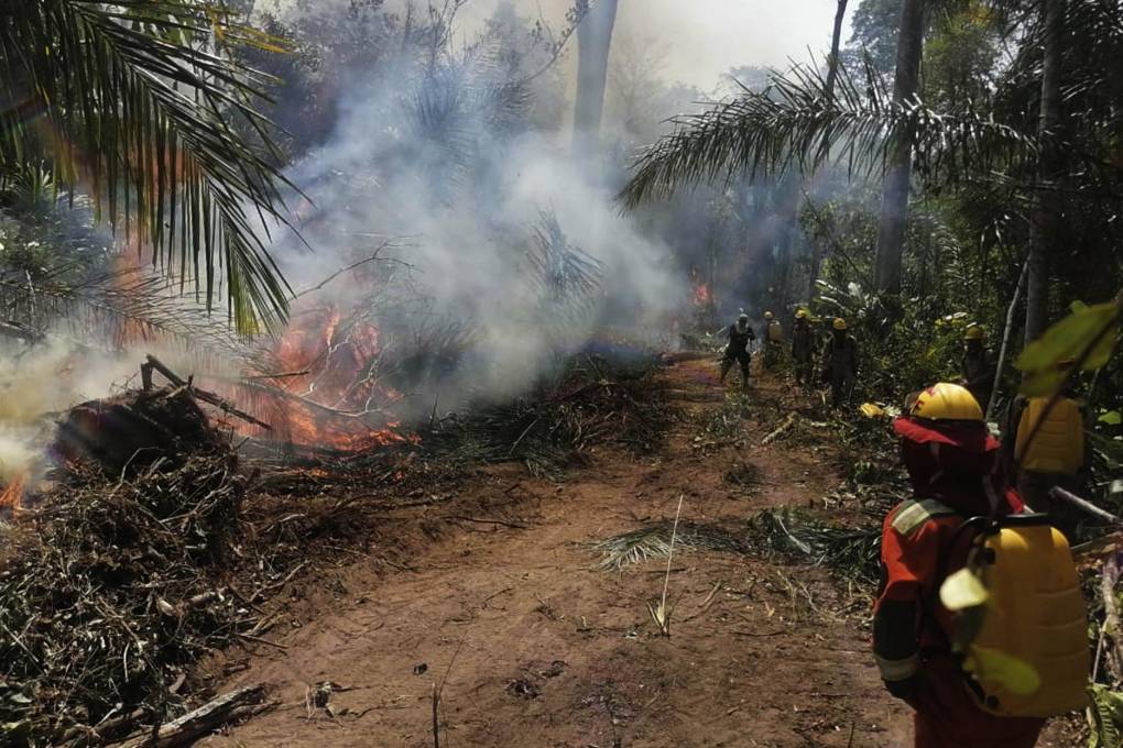 Incendio forestal en AMNI Iténez.