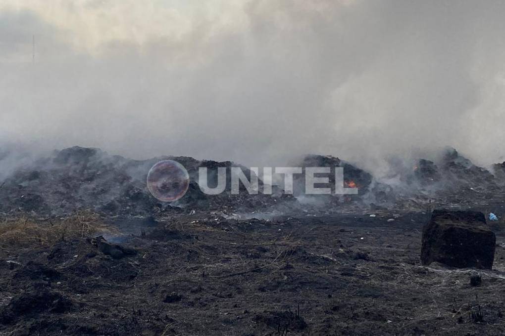 Incendio en vertedero de Cotoca 
