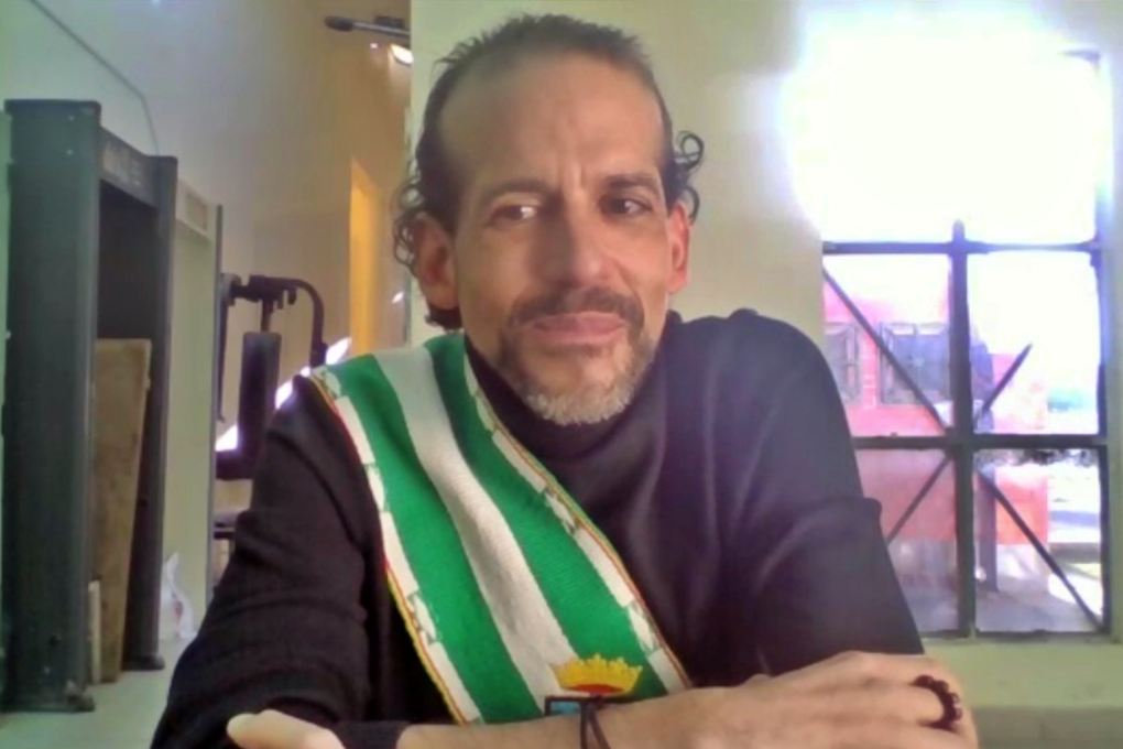 El semblante de Camacho no pasó desapercibido durante una audiencia