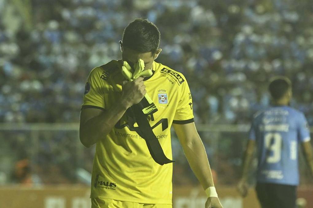 Braulio Uraezaña, expulsado en Blooming 