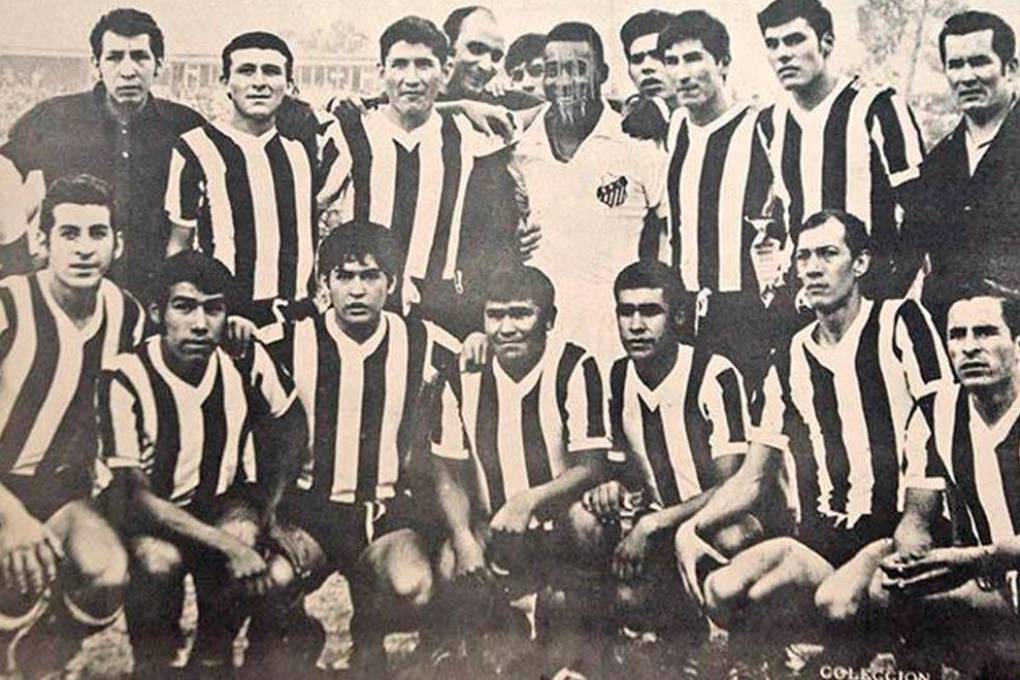 Pelé y la selección de Cochabamba