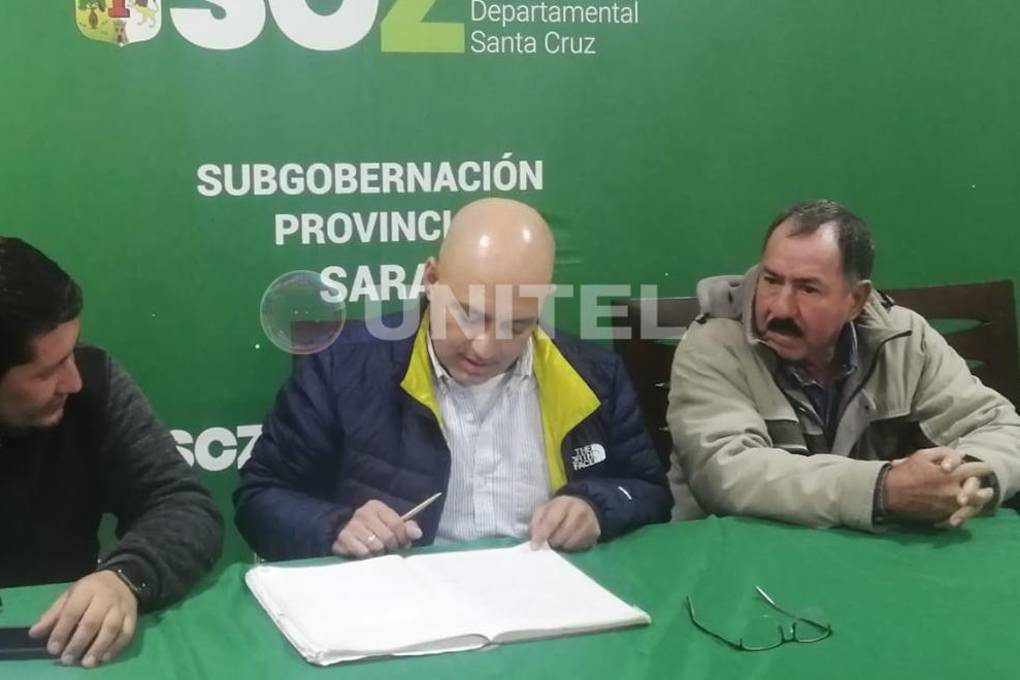 Firma de acuerdo entre comunarios y la Gobernación cruceña 