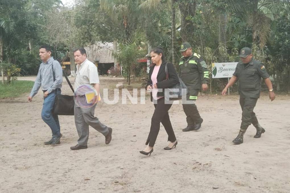 Comisión de autoridades se retira de reunión en Santa Fe