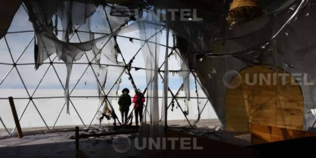 Los domos resultaron dañados en los enfrentamientos / Fotos: Emilio Castillo