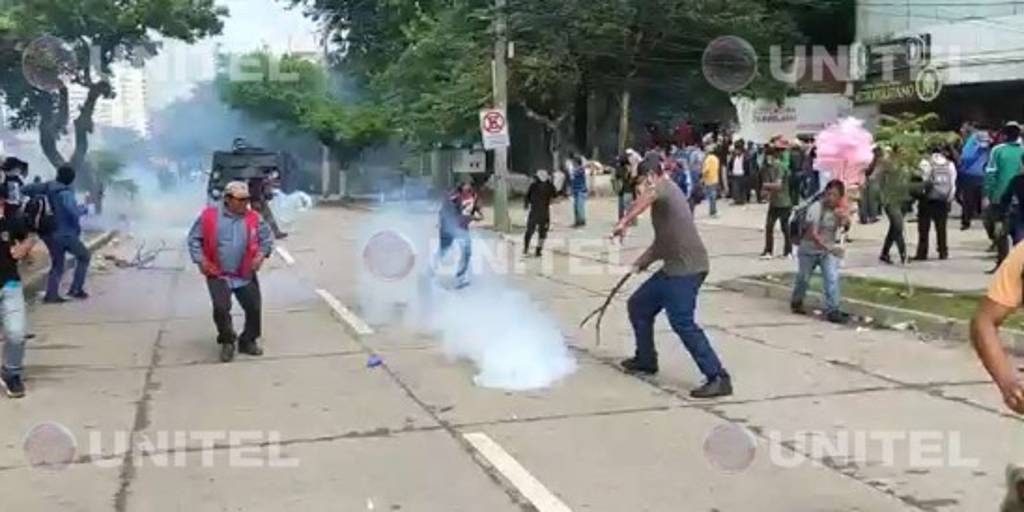 La Policía tuvo que usar gases para frenar los enfrentamientos