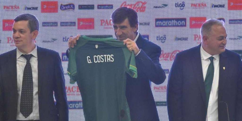 Gustavo Costas firmó contrato con la FBF