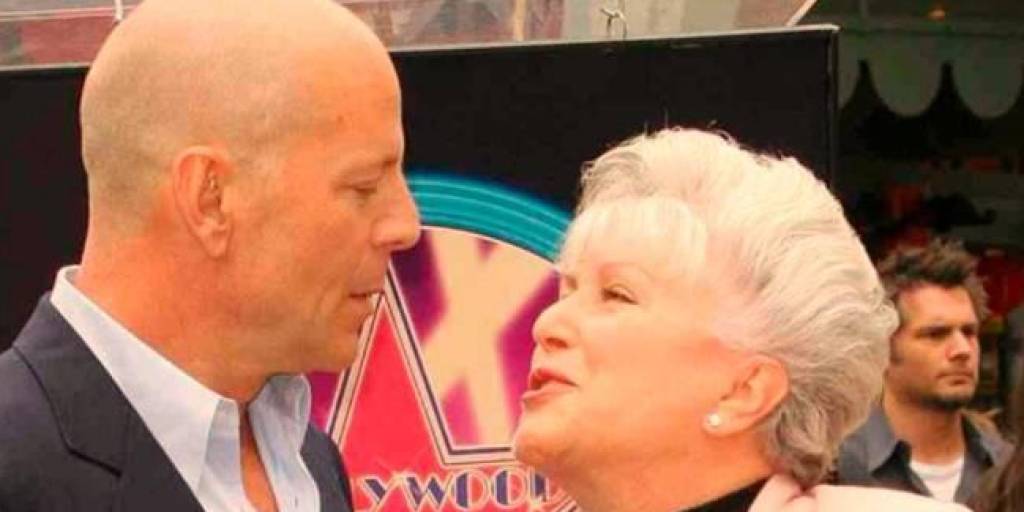 El actor Bruce Willis y su madre Marlene