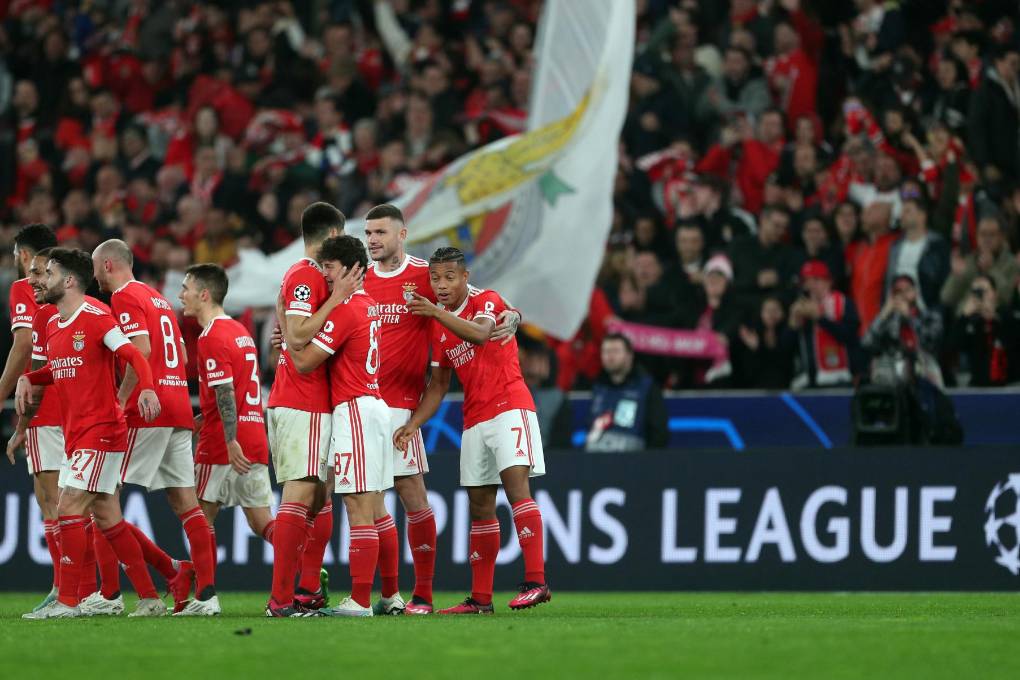 Festejo del Benfica tras el gol de David Neres 