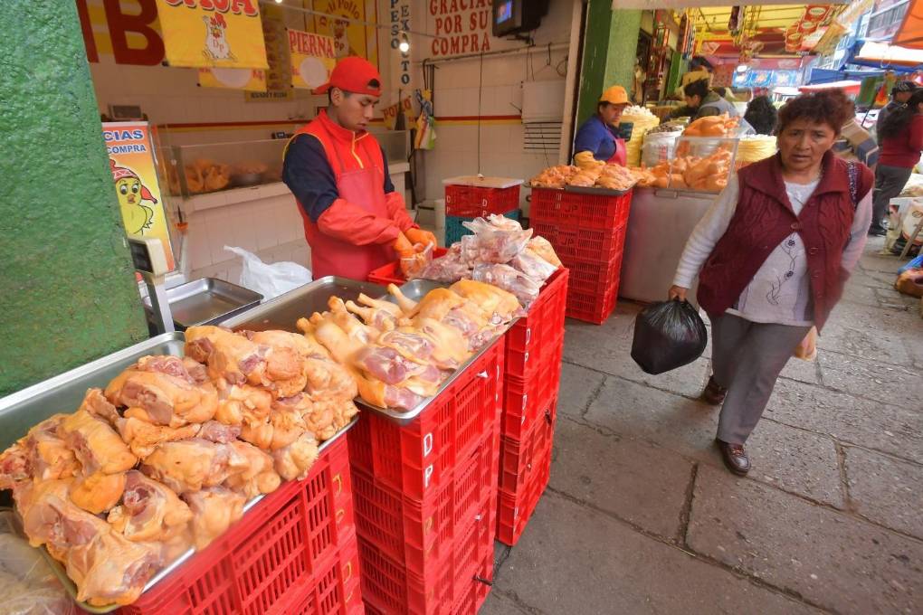 El kilo de pollo se vende por encima de los Bs 18 en mercados de La Paz