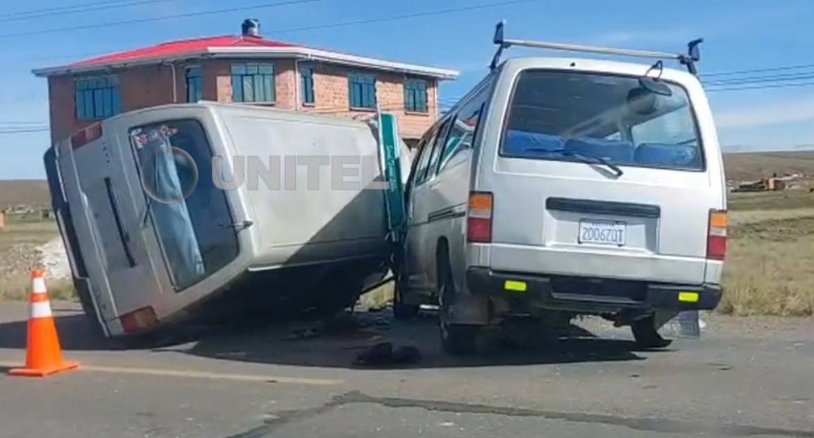 La Paz Choque De Dos Minibuses En La Carretera A Desaguadero Deja Cinco Heridos 4070