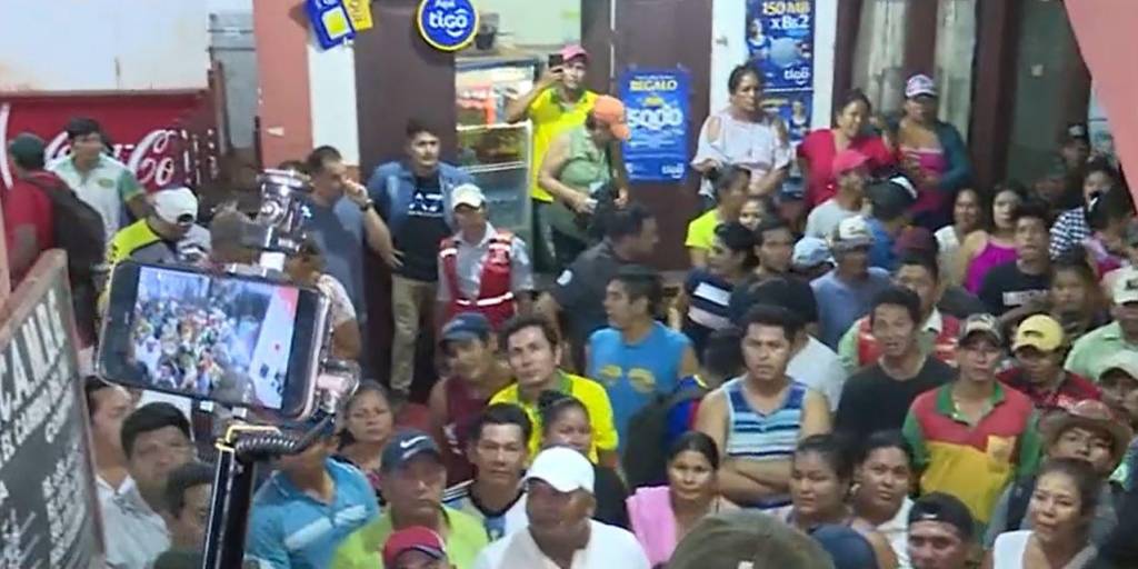 La protesta que evita la salida de ministros en Guayaramerín.