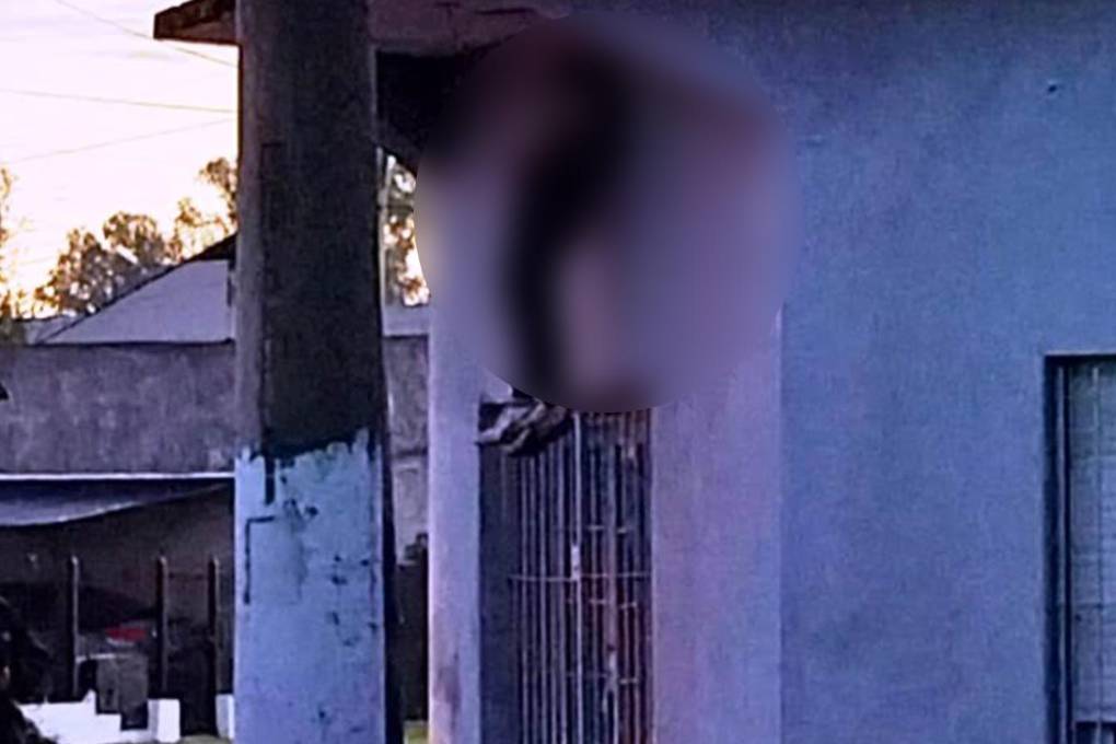 Ladrón fallece al quedar atorado en una ventana