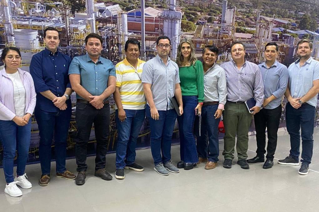 Representantes de los ingenios, de YPFB y el Ministerio de Hidrocarburos