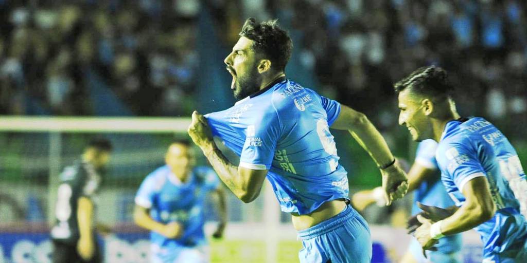 El uruguayo Gastón Rodríguez volvió a ser clave. Anotó el único gol del partido