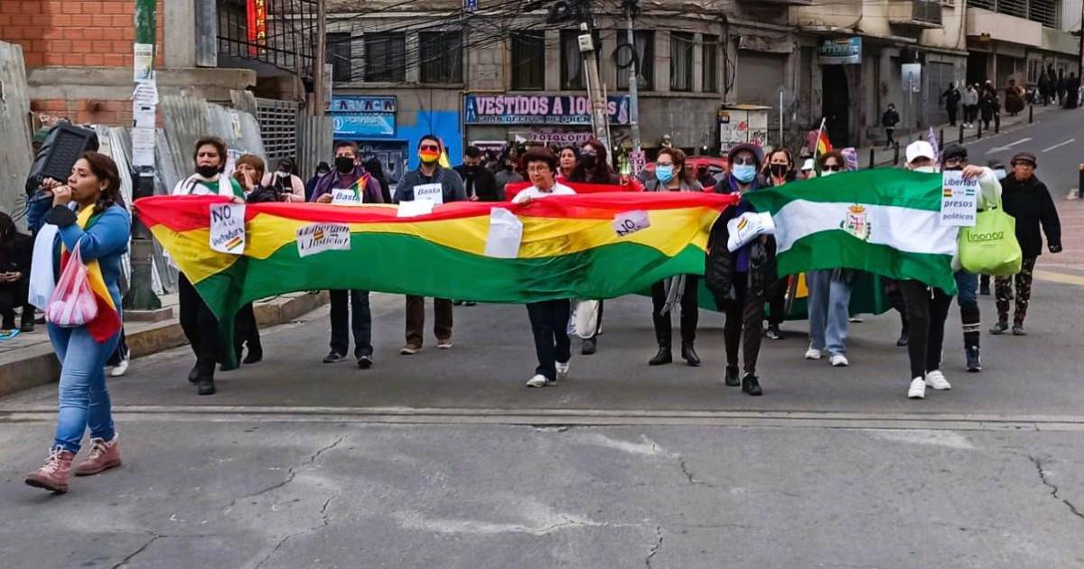 Marchas en La Paz y Cochabamba exigen liberar a Camacho y repudian la