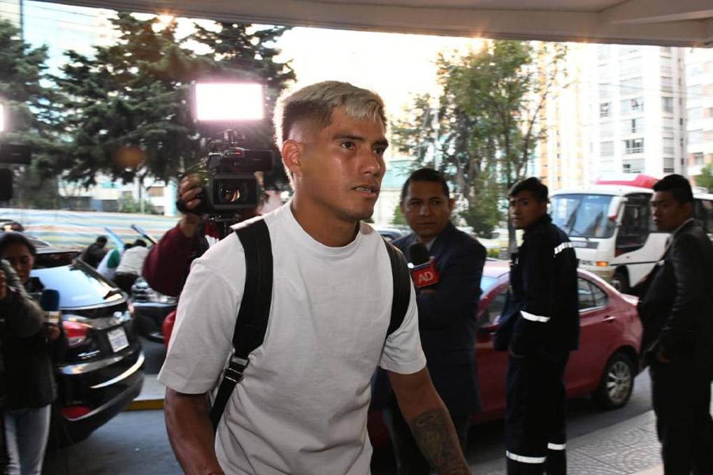 El jugador Julio Herrera, de Always Ready, llegó al hotel de concentración para sumarse a la Verde.