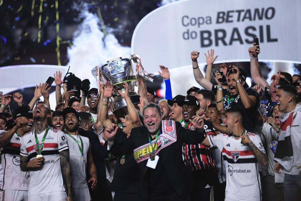 Sao Paulo se coronó campeón de la Copa de Brasil por primera vez en su historia.
