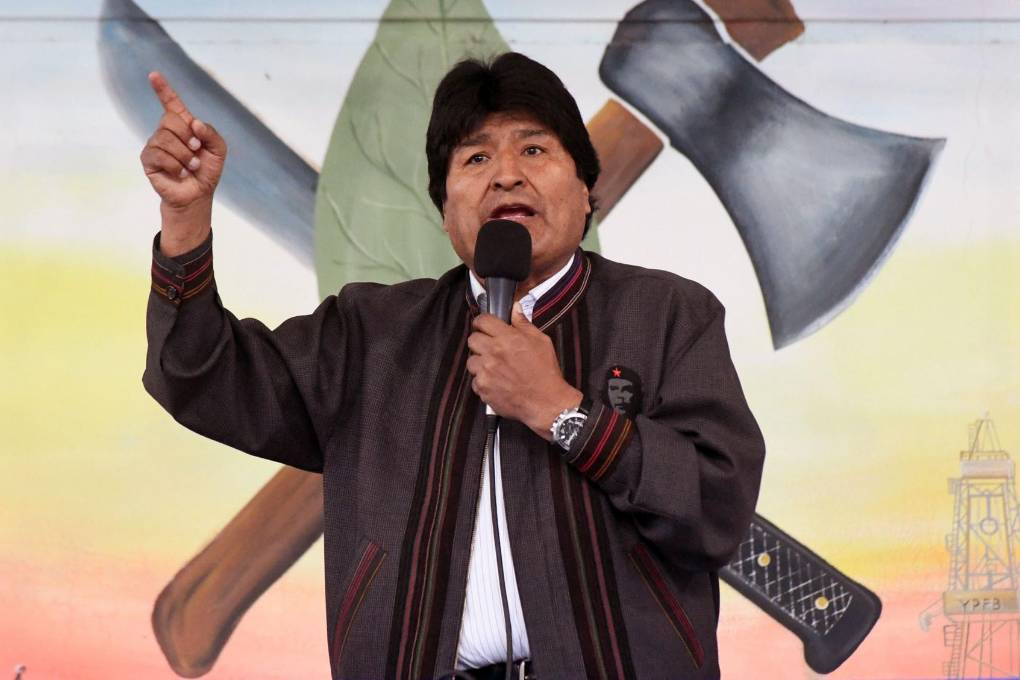 Evo se mantiene activo en encuentro políticos