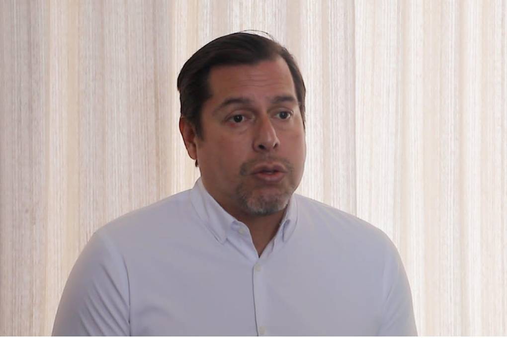 Martín Camacho es el abogado que defiende al gobernador cruceño