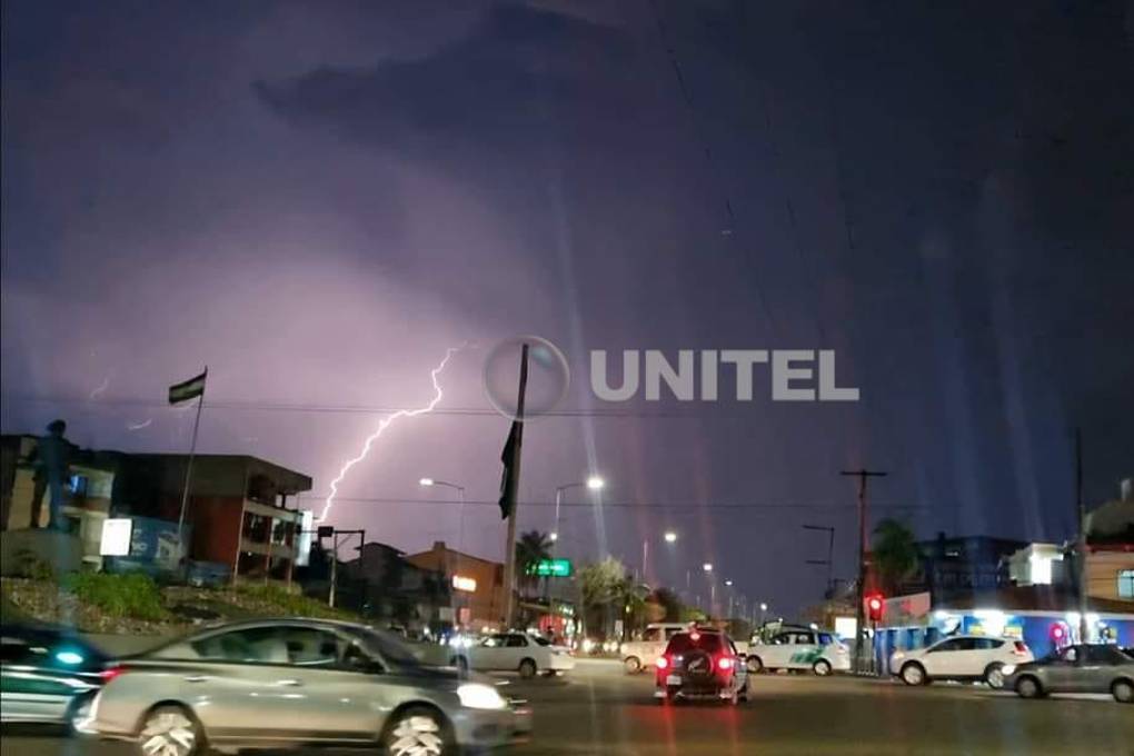 Así se registró la tormenta eléctrica en Santa Cruz