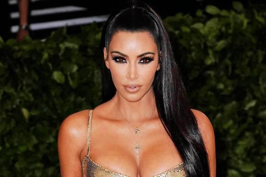¿Kim Kardashian se quitó los implantes?