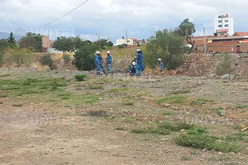 Personal de Empresa de Luz y Fuerza Eléctrica Cochabamba (Elfec)