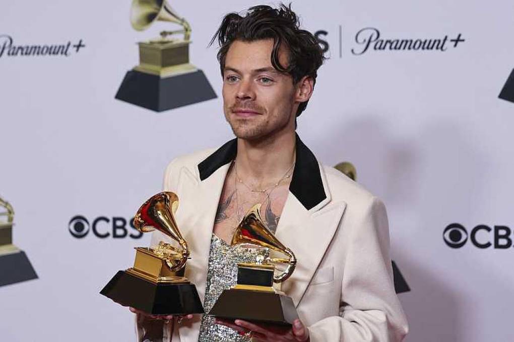 Harry Styles con sus Grammys