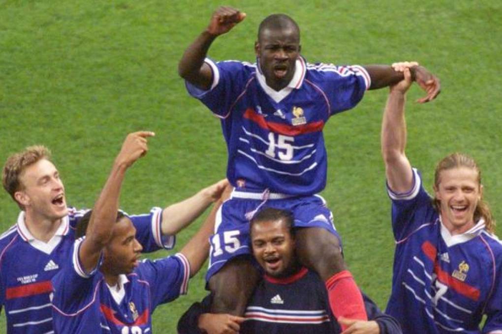 Lilian Thuram (centro) fue figura en Francia durante el Mundial 1998
