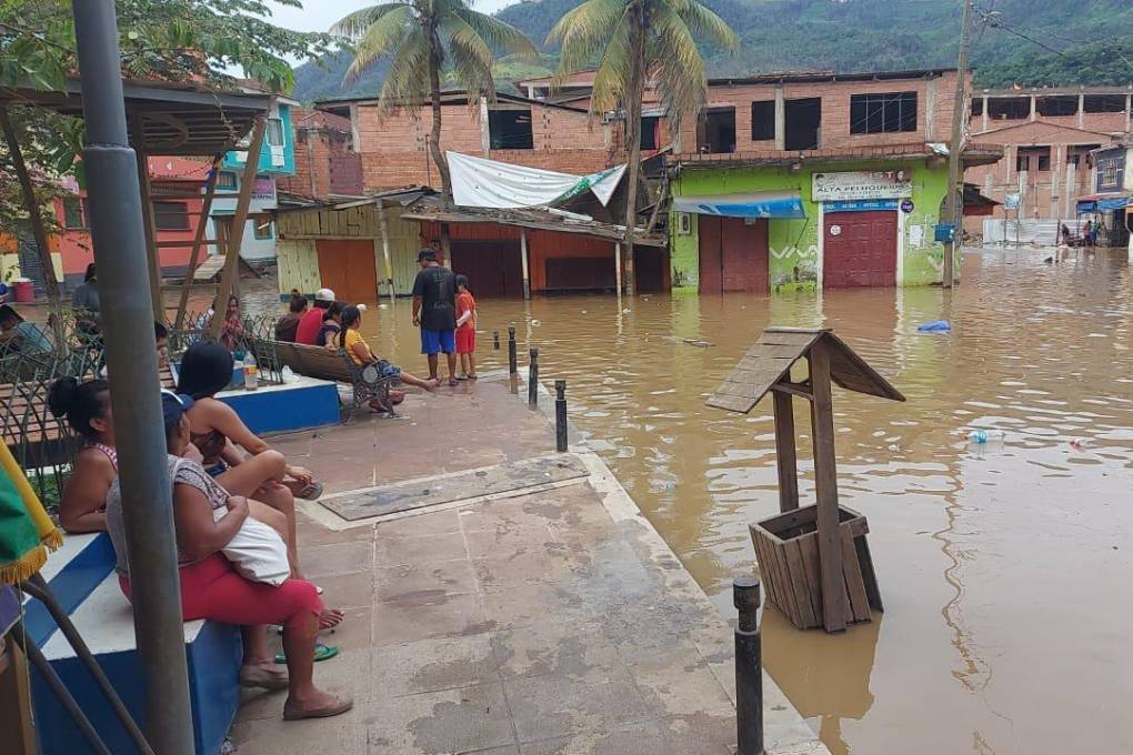 Las calles de Guanay quedaron inundadas 