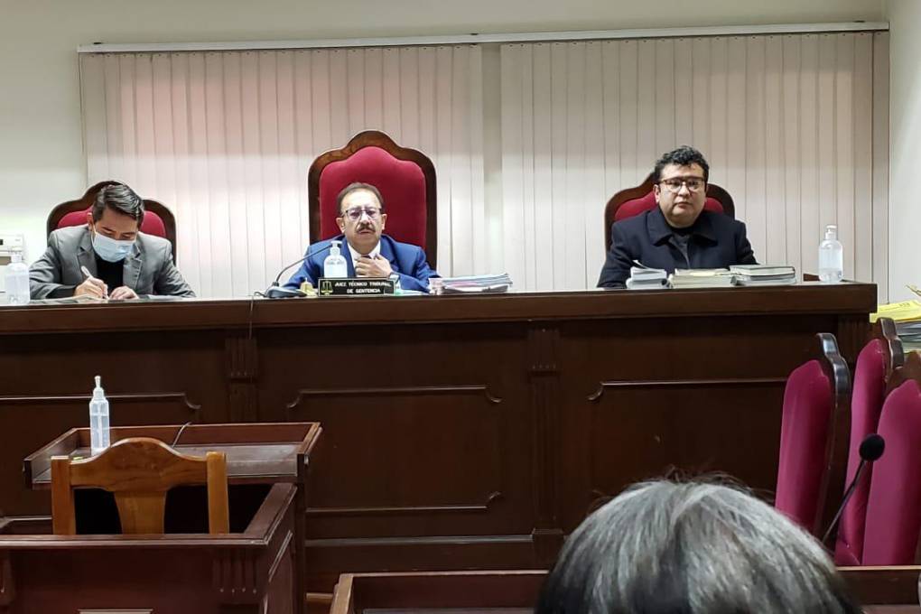 Un tribunal integrado por tres jueces llevan adelante el juicio