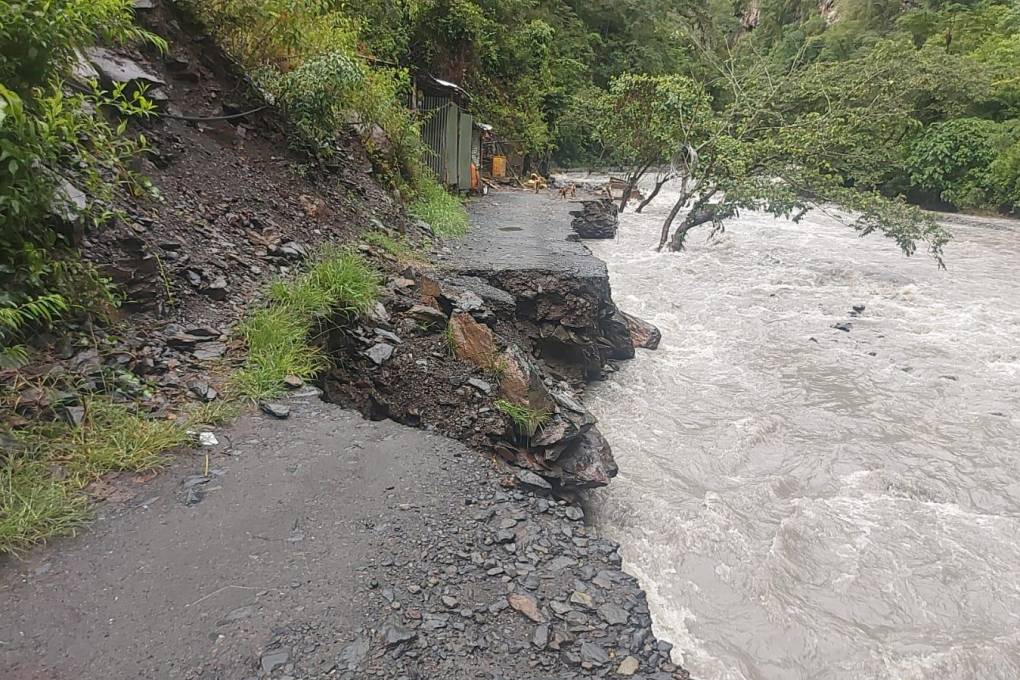 Los caminos de Yanacachi fueron afectados por las lluvias