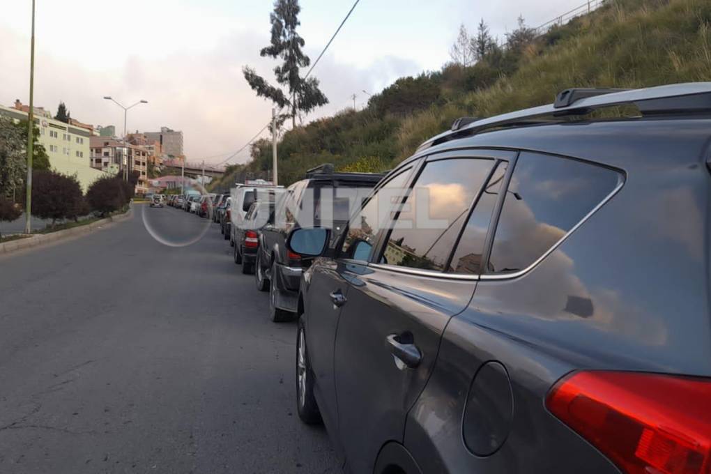 En La Paz al menos 30 vehículos esperaban la inspección