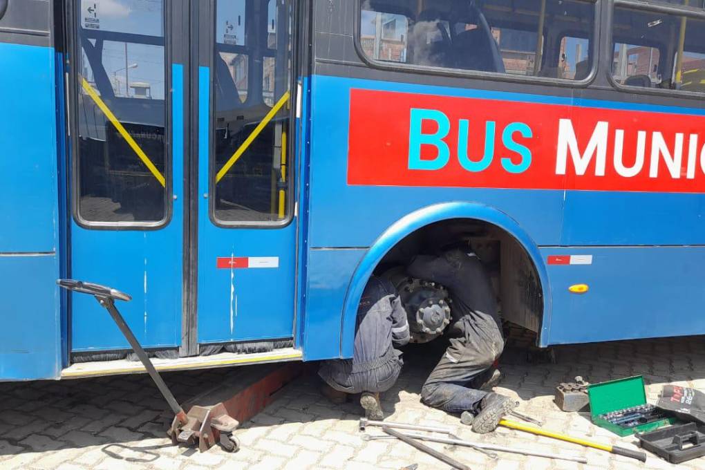 $!El Wayna Bus, el transporte municipal de El Alto que está paralizado y olvidado