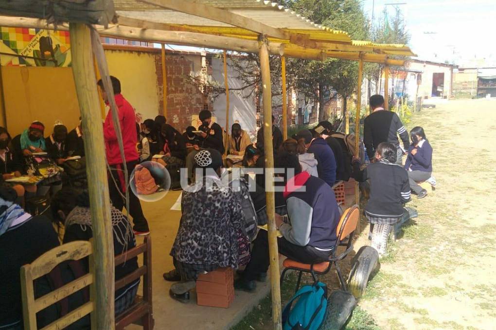 Estudiantes del colegio Hugo Chávez