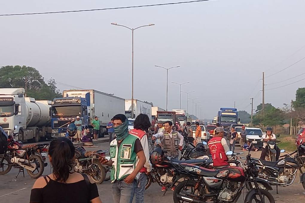 Los mototaxistas realizan el bloqueo