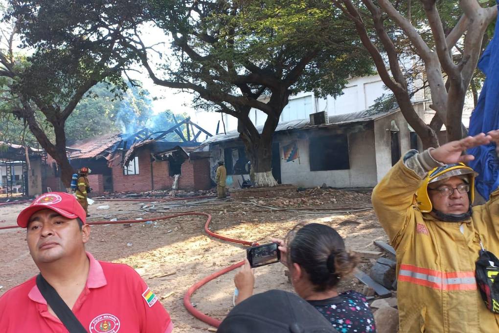 Incendiaron la sede de la Federación de Campesinos en Santa Cruz