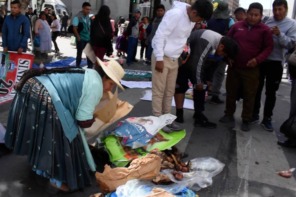 La vendedera de comida callejera perdió su capital