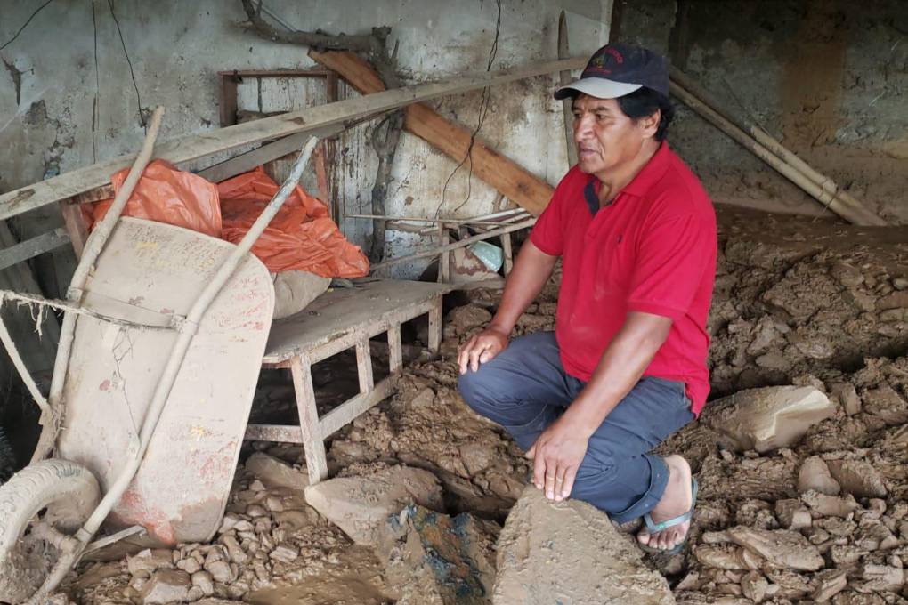 La mazamorra ingresó a las viviendas en Las Mercedes.