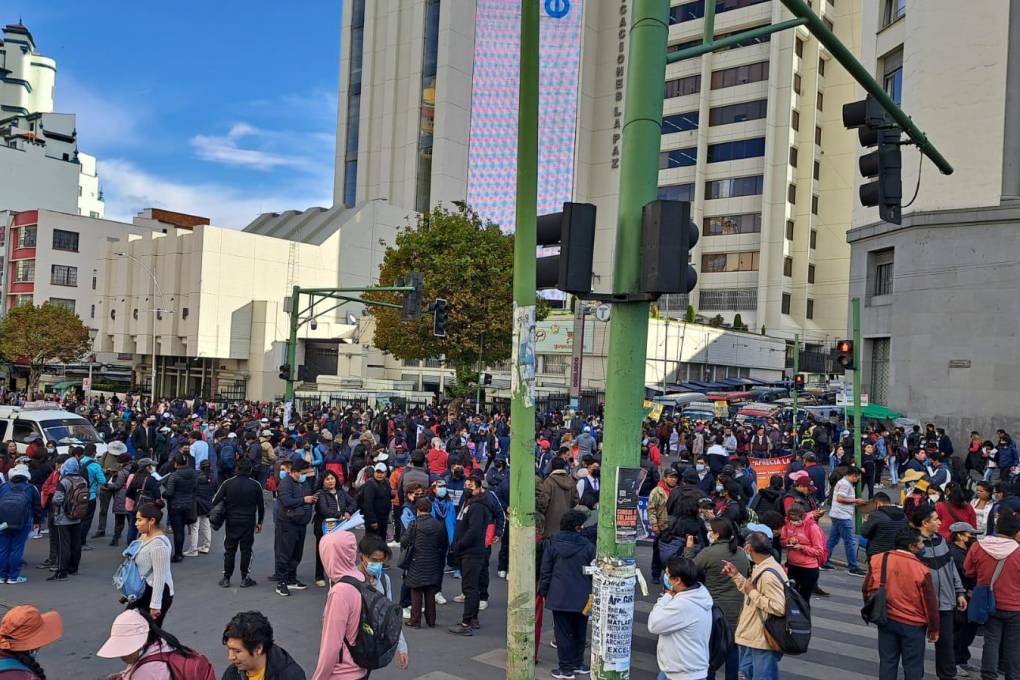 El centro de La Paz quedó paralizado ante el bloqueo de mil esquinas