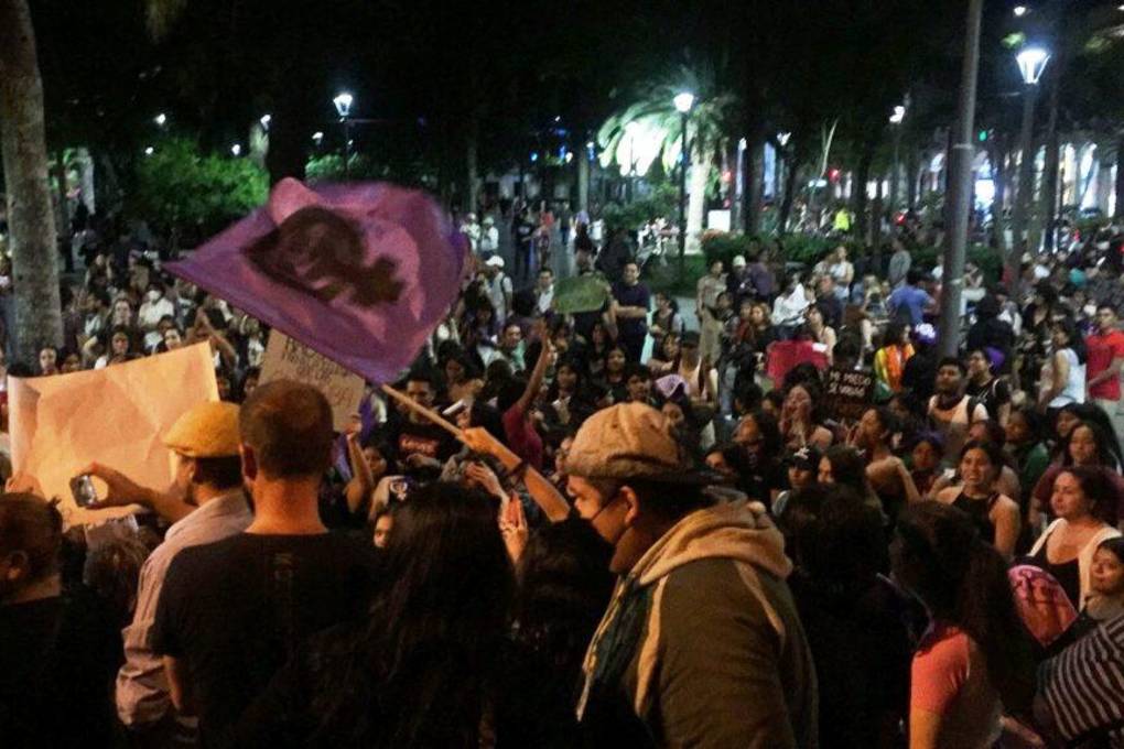 La manifestación por el 8M llegó a la plaza 24 de Septiembre