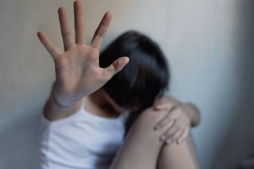 Aprehenden a hombre acusado de abusar sexualmente a su hijastra de 13 años