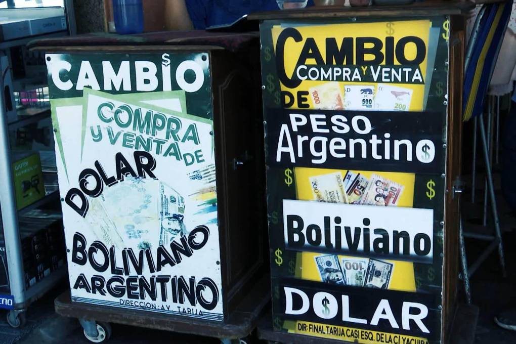 Muchos negocios evitan aceptar el peso argentino